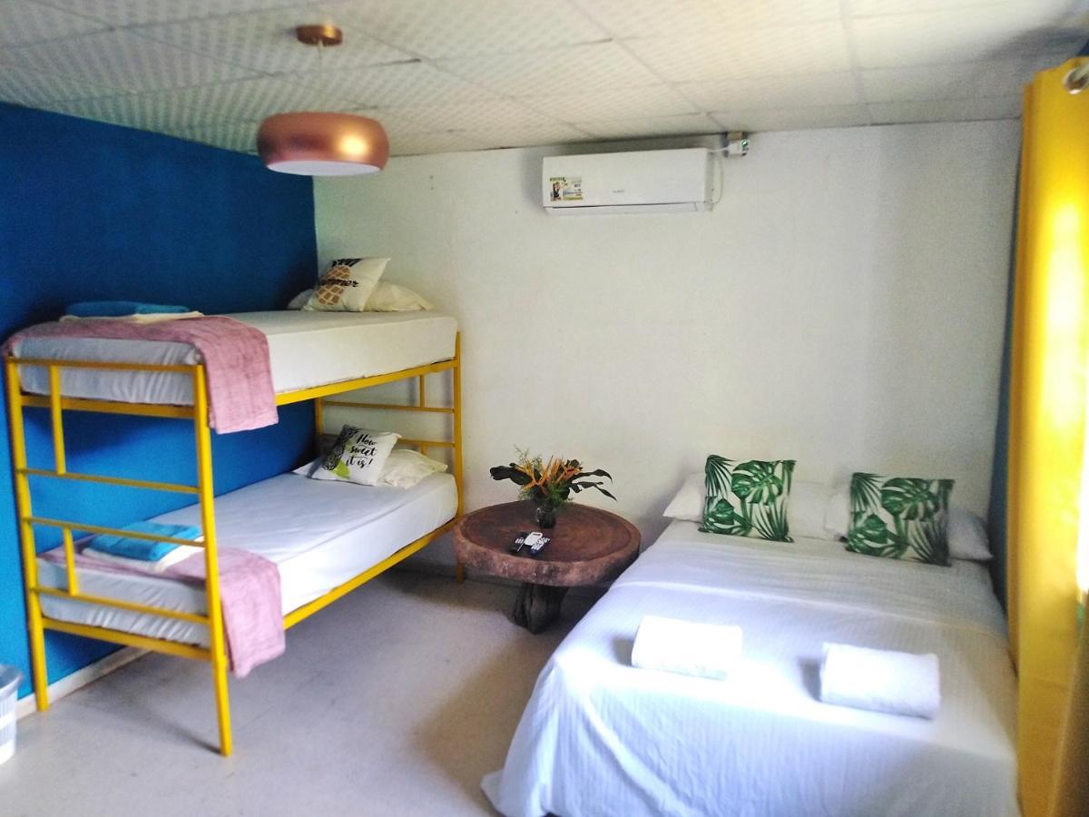 Hostal & Cafe Travelers Сантяго Екстериор снимка