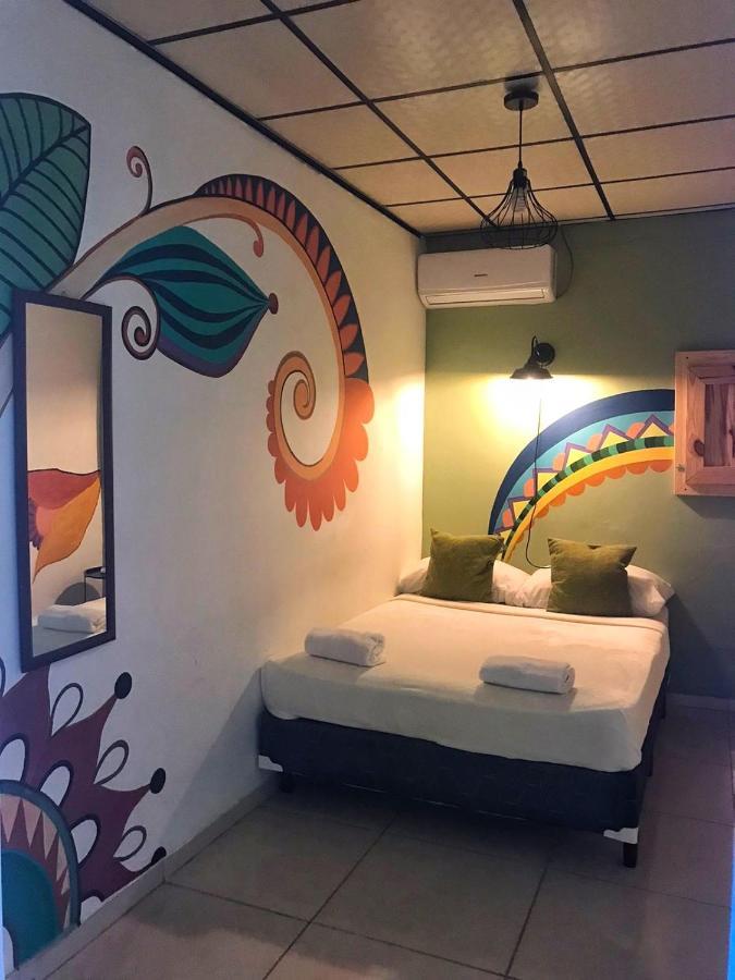 Hostal & Cafe Travelers Сантяго Екстериор снимка