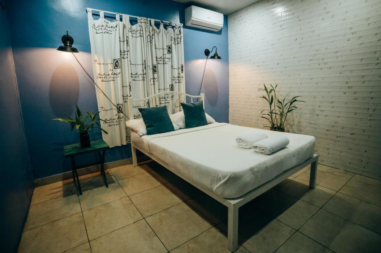 Hostal & Cafe Travelers Сантяго Екстериор снимка