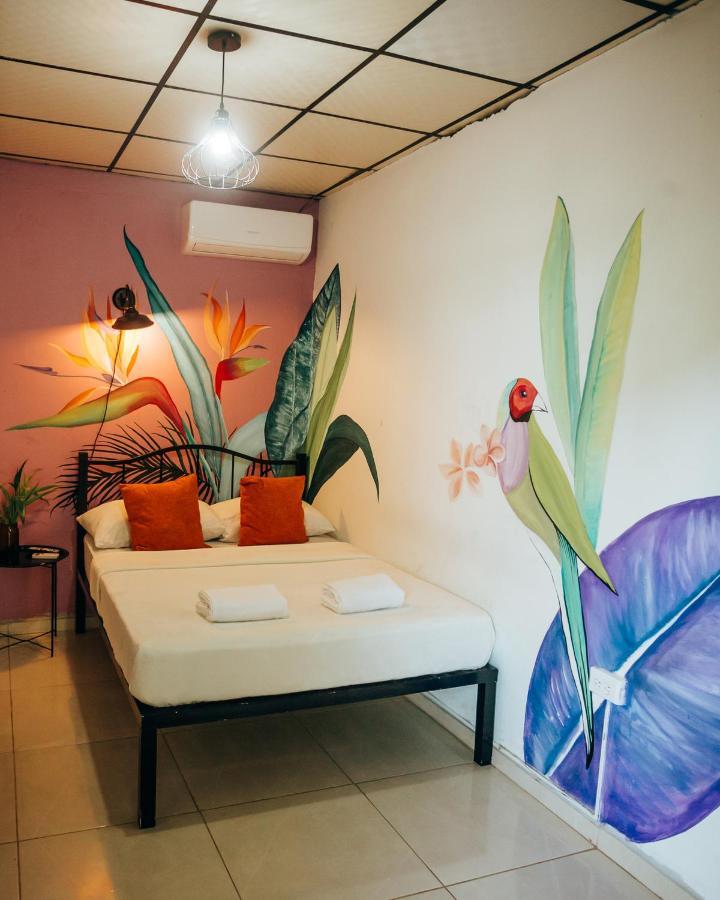Hostal & Cafe Travelers Сантяго Екстериор снимка